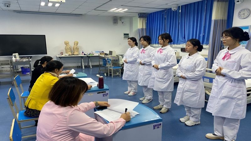 满月发汗，新手爸妈必知注意事项与禁忌