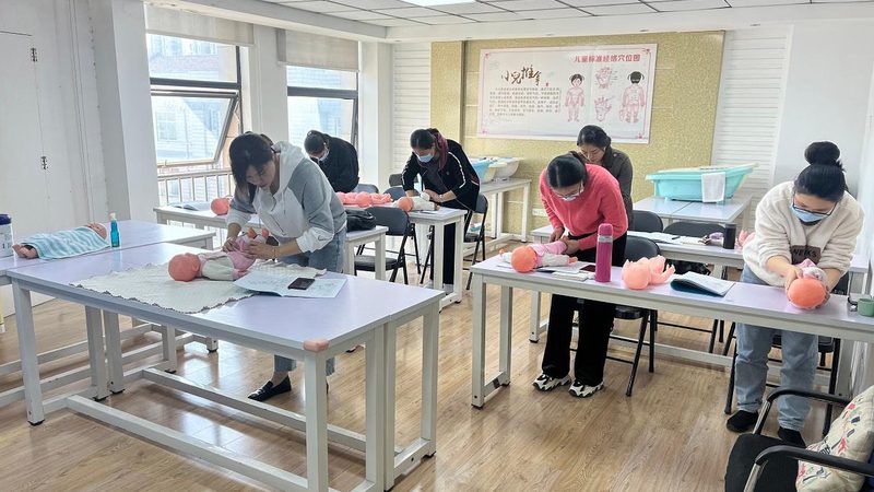误区一：面试时表现热情、专业就是好月嫂